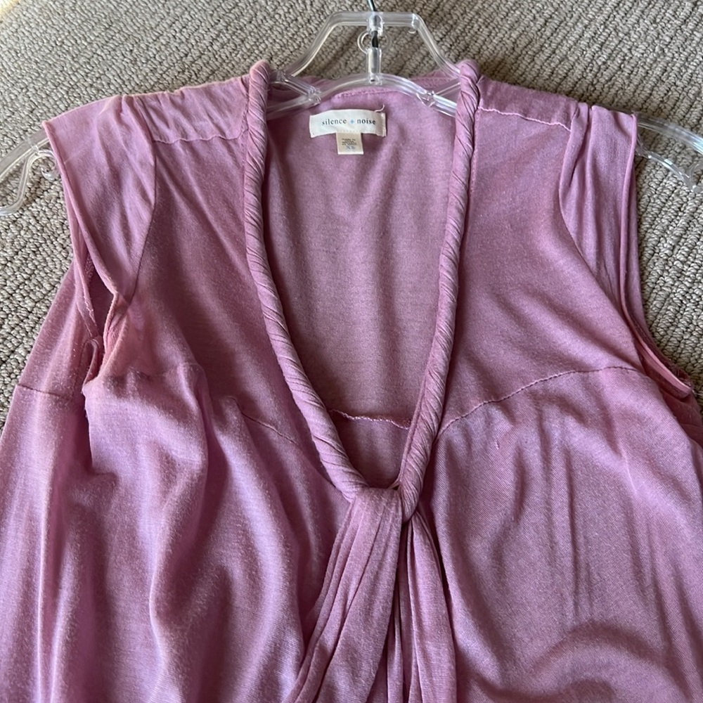 Tissue fabric flowy tank - Picture 3 of 3